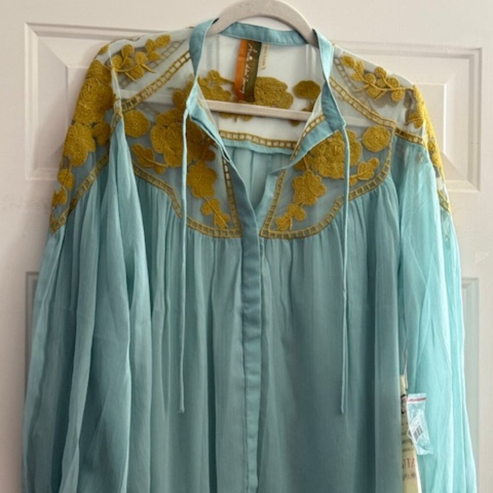 Aratta Camelia top